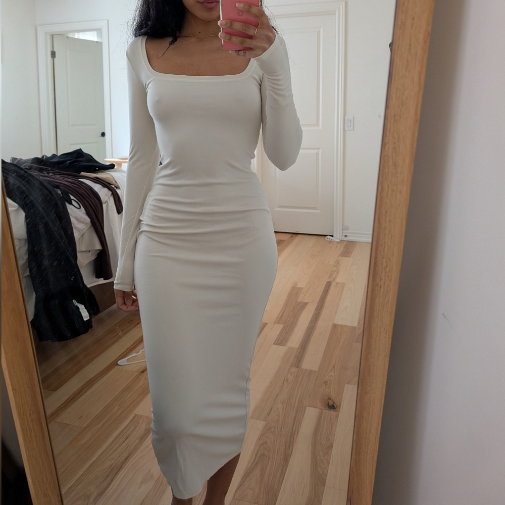 Aritzia Group By Babaton Cream Long Sleeve Bodycon Dress